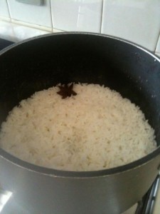 Cuece el arroz jazmín con un anís estrell