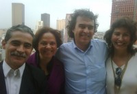 con Felipe Leal, secretario de Desarrollo Urbano, Sergio Fajardo, ex alcalde de Medellín y su cumpañera Lucrecia Ramírez